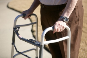 Guía completa para elegir los andadores para ancianos más recomendables