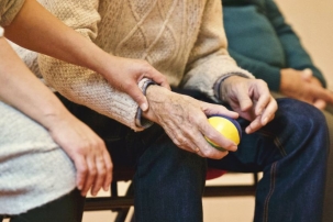¿Qué son las ayudas técnicas para personas mayores y discapacitados?